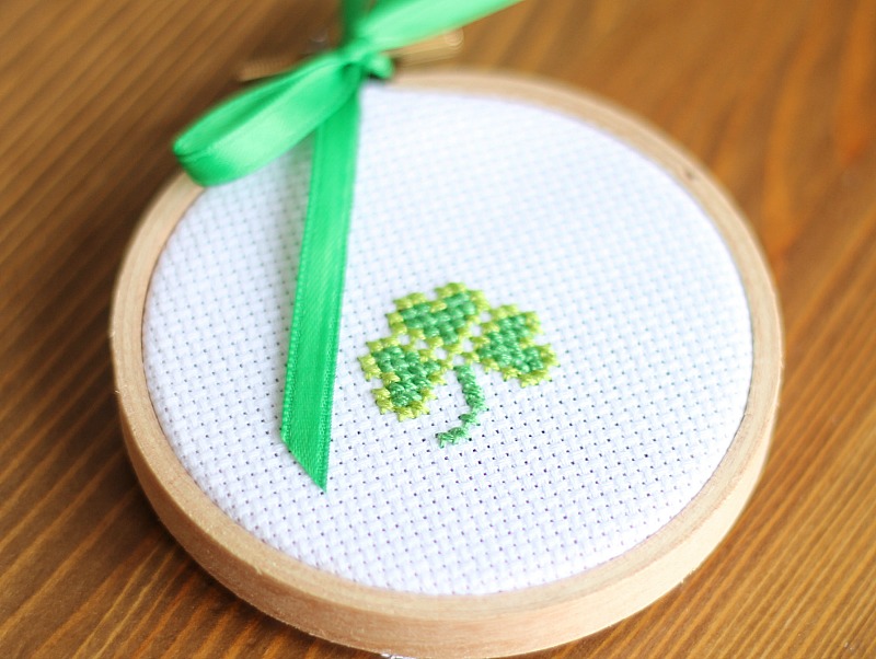 clover cross stitch pattern free